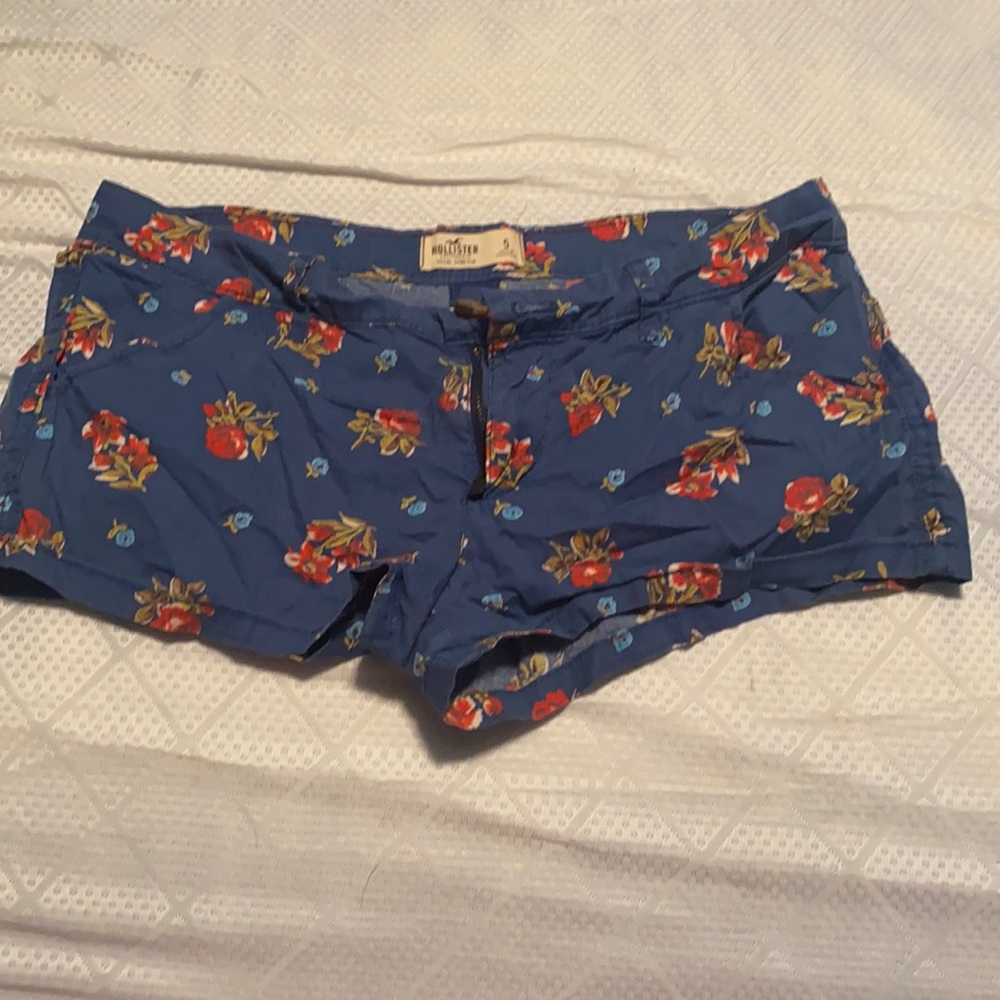 Hollister size 5 floral shorts